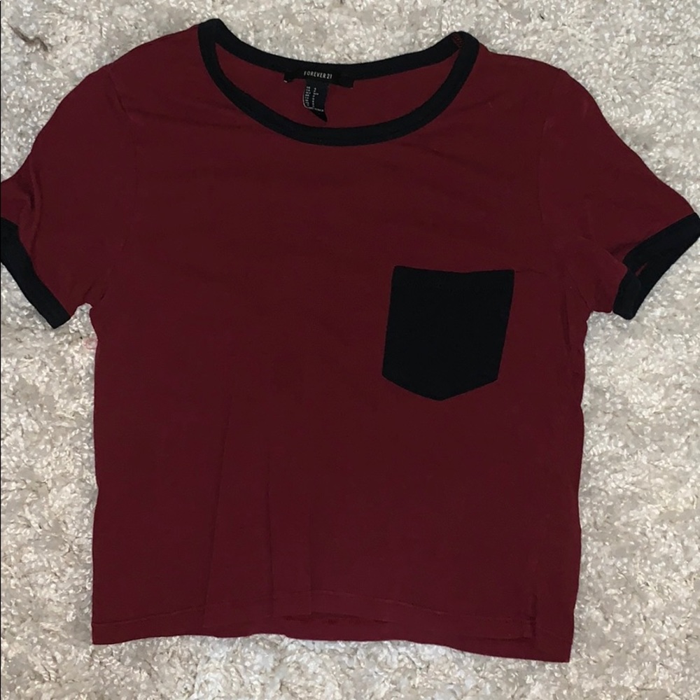 Cropped maroon t-shirt